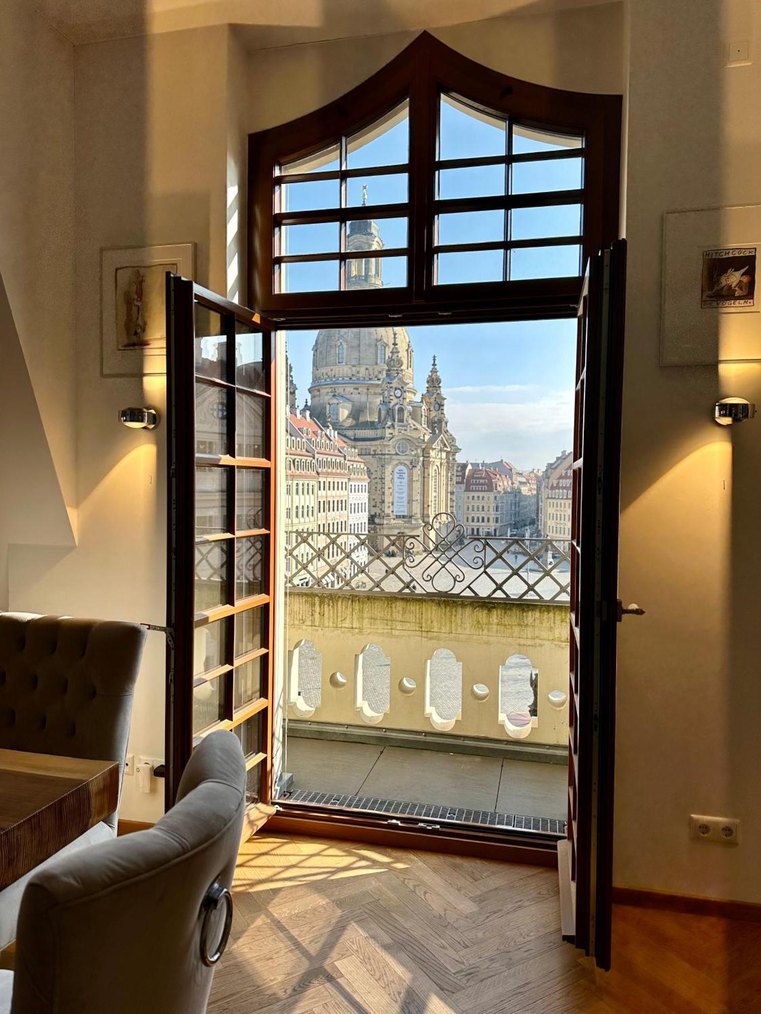 Luxus Suite Mit Einmaligem Blick Auf Die Frauenkirche Dresden Luaran gambar